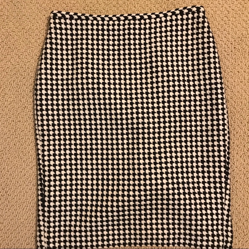 COPY - Houndstooth Wool Pencil Skirt 4P